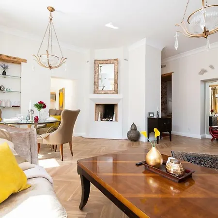 Luxury Apartment-historical Michel Sittow's House Lejlighed *