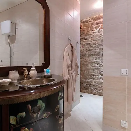 Luxury Apartment-historical Michel Sittow's House Διαμέρισμα Ταλίν