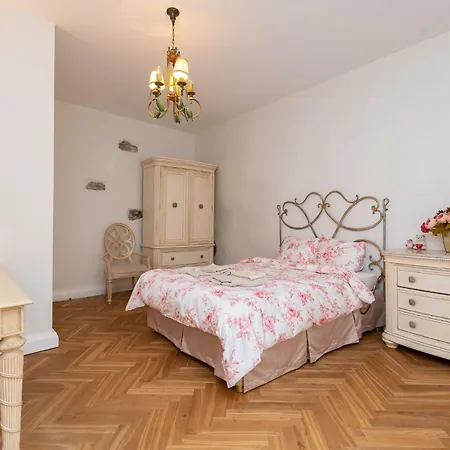 Luxury Apartment-historical Michel Sittow's House * Tallinn