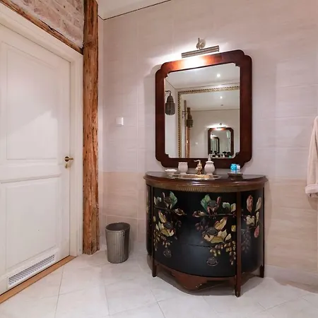 Luxury Apartment-historical Michel Sittow's House * Tallinn