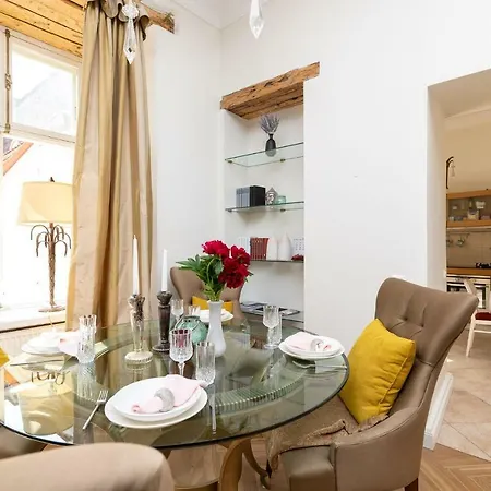 Apartment Luxury Apartment-historical Michel Sittow's House *